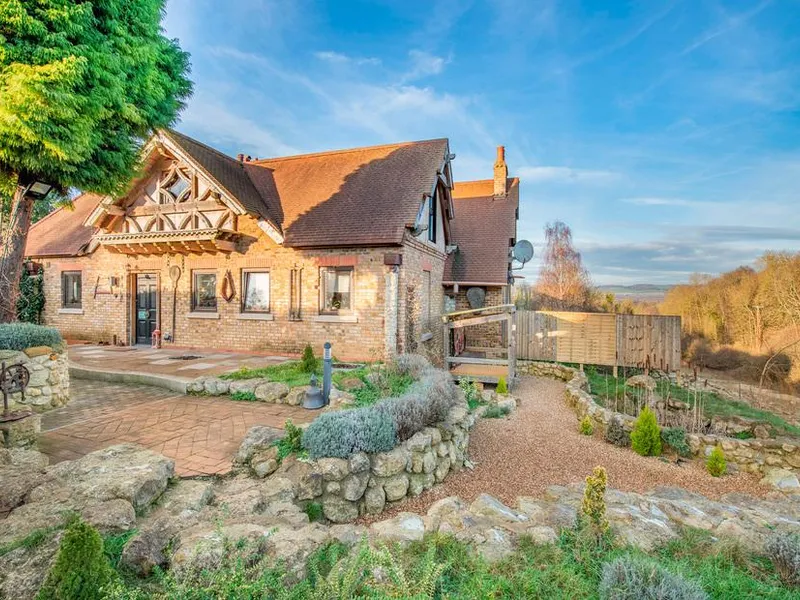 Bramley Cottage with landscaped garden and countryside views
